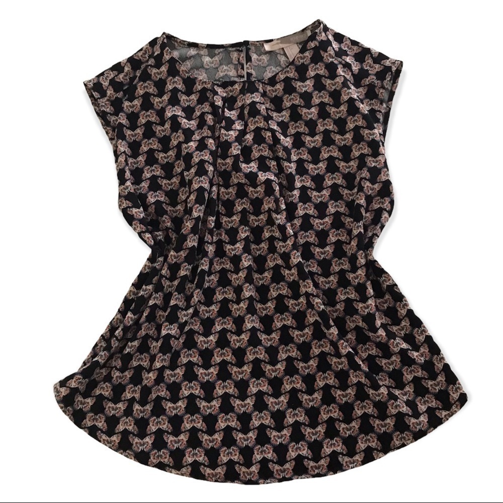 Forever 21 Contemporary Sleeveless Crewneck Black with Butterflies Pattern Top